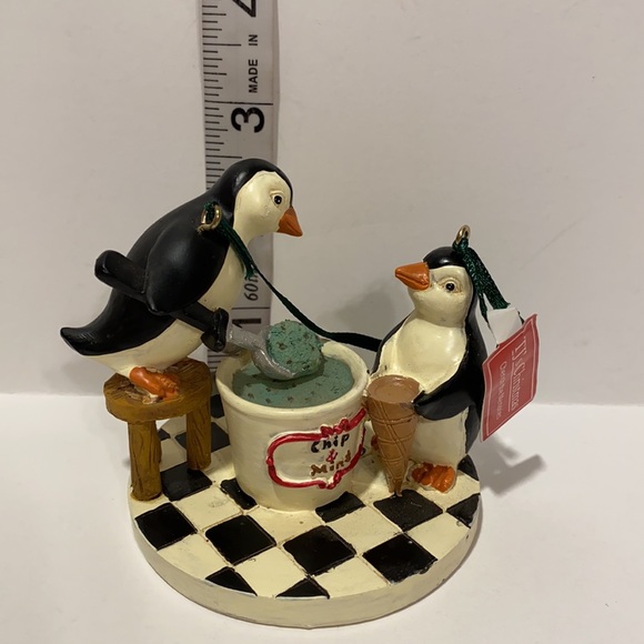 Tj’s Christmas Penguins Serving Ice Cream Christmas Tree Ornament Decoration - Picture 9 of 10
